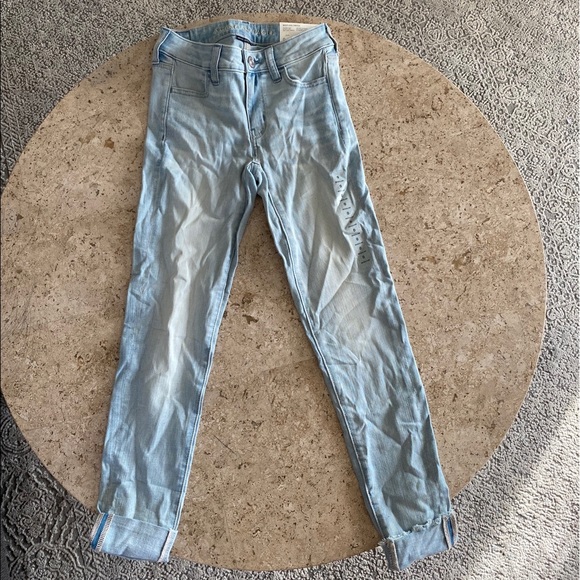 NWT American Eagle Skinny Jeans - Picture 1 of 2